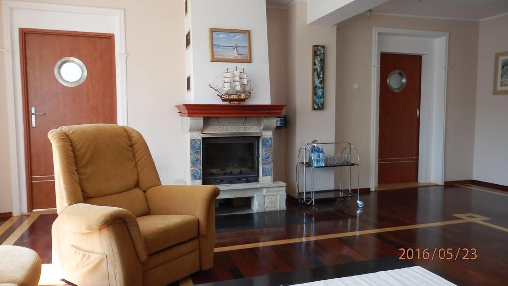 Villa Konik Morski Рева Екстериор снимка